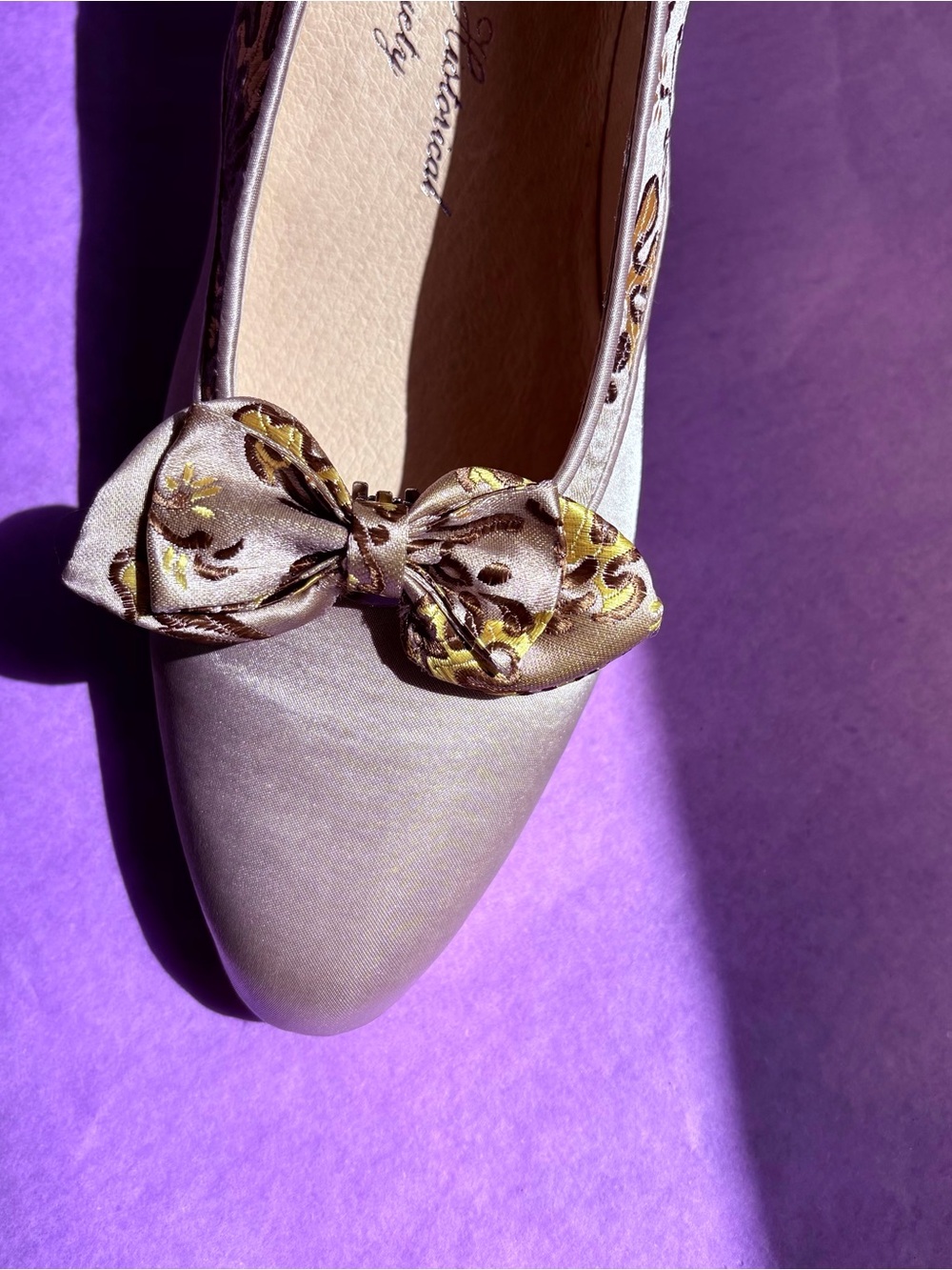 American Duchess Embroidered Cream Satin Bow Pumps with Gold Accents - Picture 4 of 12